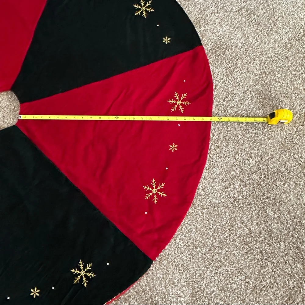 🎄VTG Red, Green & Gold Snowflake Design Round Christmas Tree Skirt 50" - Picture 4 of 12